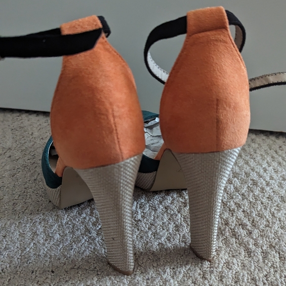 Platform heeled sandals - Picture 4 of 8